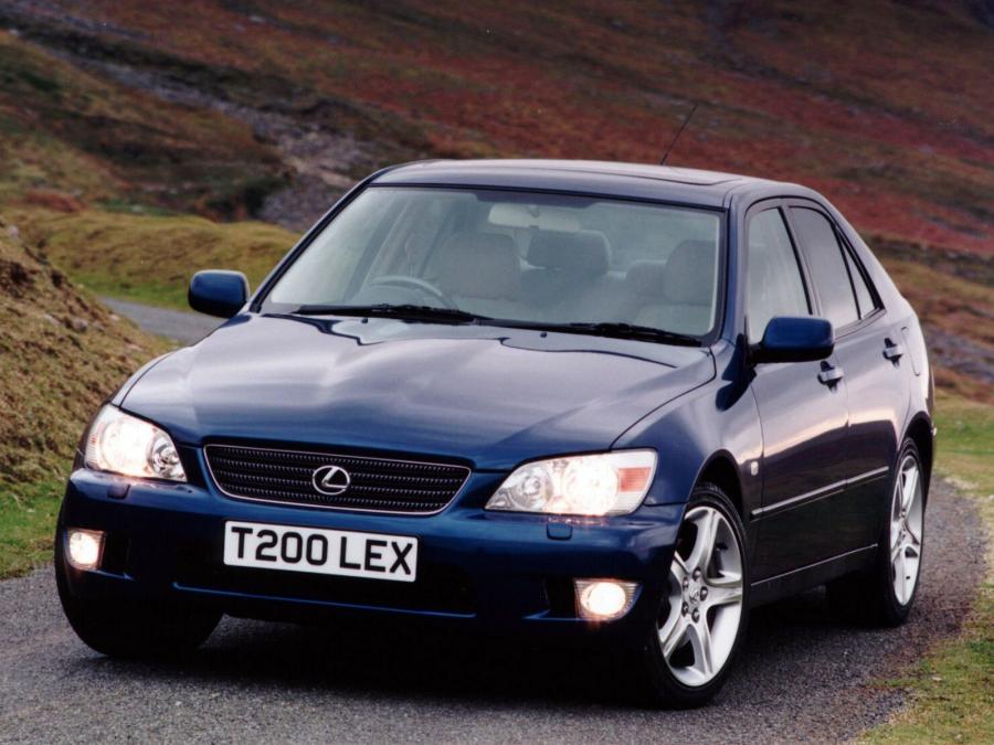  Lexus IS200 1999 года  (UK) (фото 8 из 10)